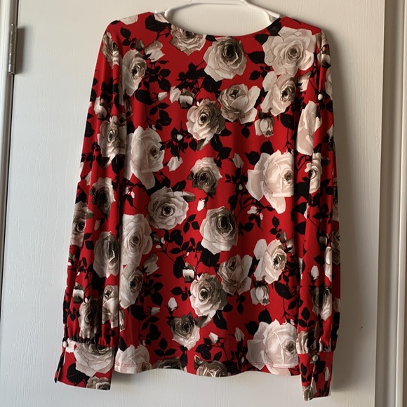 Karl Lagerfeld women’s red black V-neck pleated floral blouse size M - Picture 9 of 9
